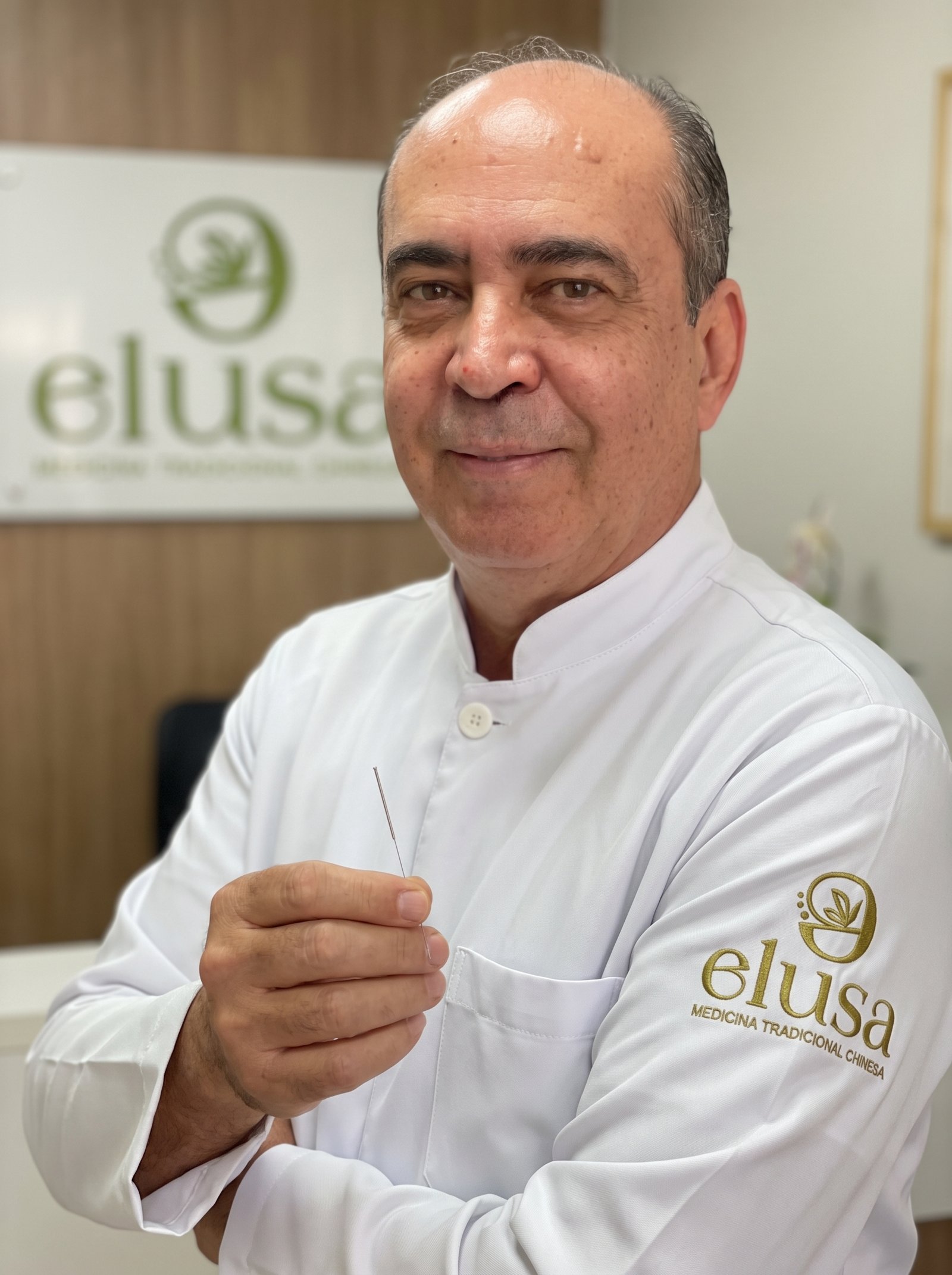 Ecles Luiz dos Santos, profissional da Clínica Elusa de Medicina Tradicional Chinesa